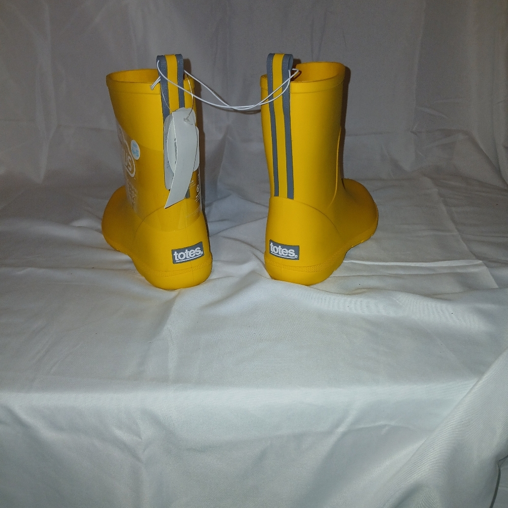 Totes size 4-5 children's boots